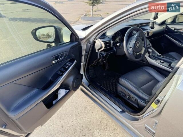 Сірий Лексус ІС, об'ємом двигуна 2.5 л та пробігом 183 тис. км за 19000 $, фото 22 на Automoto.ua