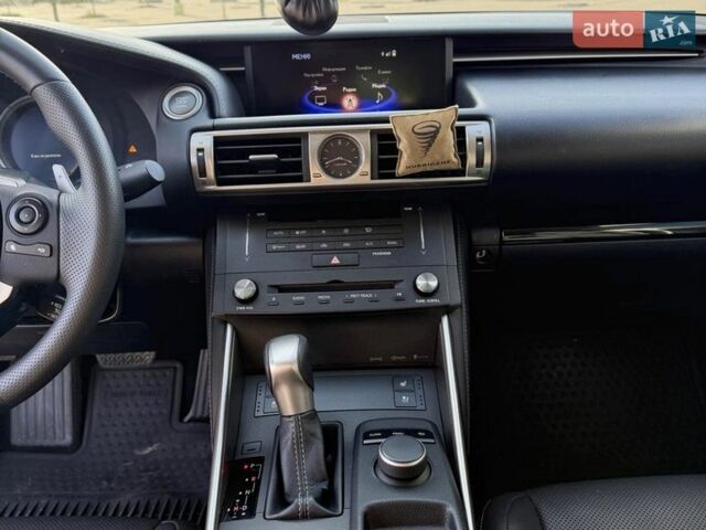 Сірий Лексус ІС, об'ємом двигуна 2.5 л та пробігом 183 тис. км за 19000 $, фото 19 на Automoto.ua