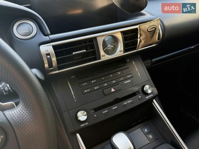 Сірий Лексус ІС, об'ємом двигуна 2.5 л та пробігом 183 тис. км за 19000 $, фото 21 на Automoto.ua