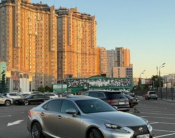 Серый Лексус ИС, объемом двигателя 2 л и пробегом 134 тыс. км за 17700 $, фото 7 на Automoto.ua