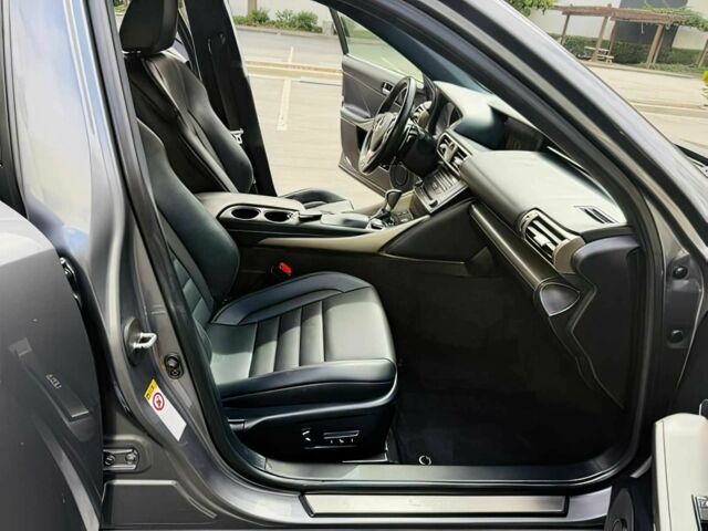 Сірий Лексус ІС, об'ємом двигуна 2.5 л та пробігом 71 тис. км за 11000 $, фото 13 на Automoto.ua