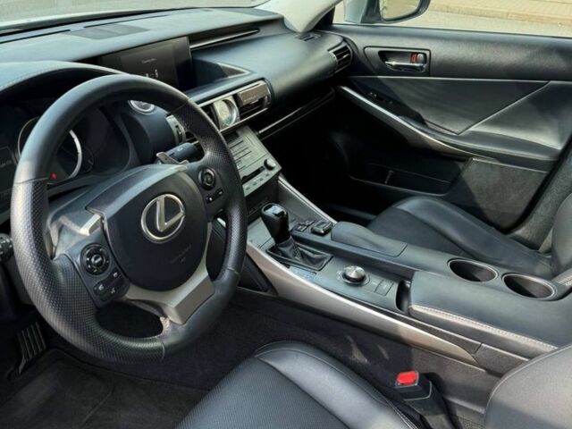 Лексус ІС 2015 у Києві на Automoto.ua Сірий Лексус ІС, об'ємом двигуна 2.5 л та пробігом 210 тис. км за 16500 $, фото 3 на Automoto.ua