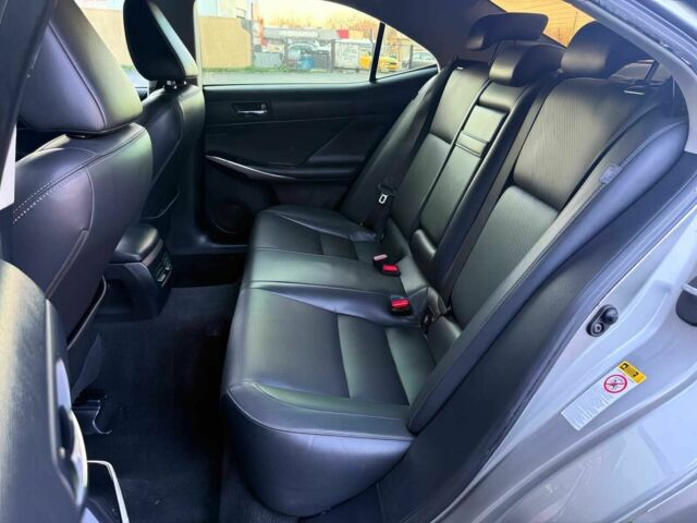 Серый Лексус ИС, объемом двигателя 2.5 л и пробегом 76 тыс. км за 4100 $, фото 10 на Automoto.ua