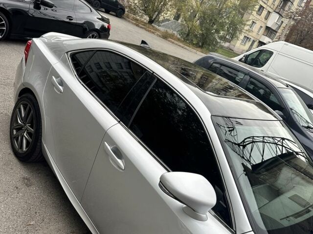 Сірий Лексус ІС, об'ємом двигуна 2 л та пробігом 109 тис. км за 14900 $, фото 4 на Automoto.ua