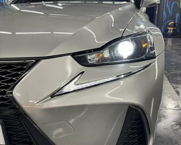 Сірий Лексус ІС, об'ємом двигуна 2 л та пробігом 145 тис. км за 23000 $, фото 41 на Automoto.ua