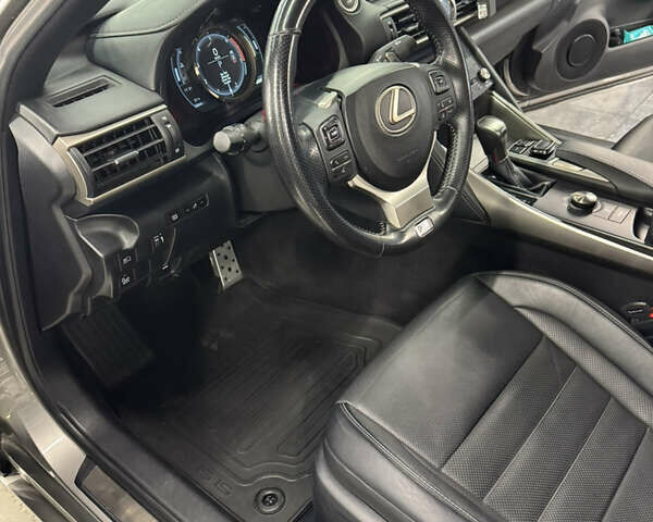 Сірий Лексус ІС, об'ємом двигуна 2 л та пробігом 145 тис. км за 23000 $, фото 22 на Automoto.ua