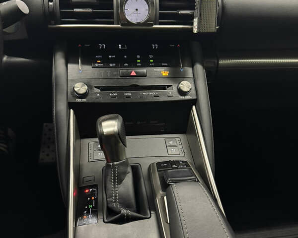 Сірий Лексус ІС, об'ємом двигуна 2 л та пробігом 145 тис. км за 23000 $, фото 36 на Automoto.ua