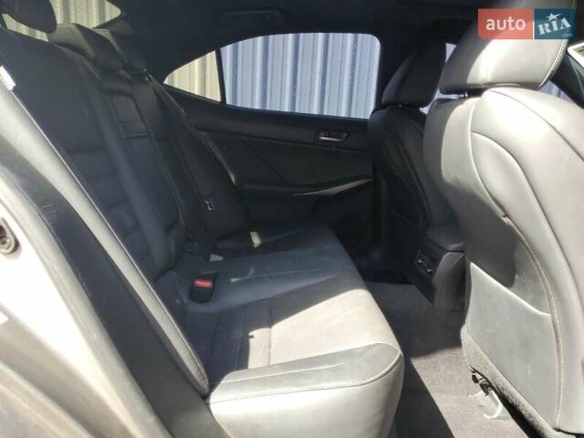 Серый Лексус ИС, объемом двигателя 2 л и пробегом 105 тыс. км за 5500 $, фото 9 на Automoto.ua