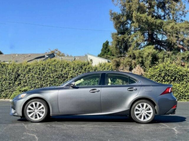 Серый Лексус ИС, объемом двигателя 2 л и пробегом 79 тыс. км за 14500 $, фото 3 на Automoto.ua