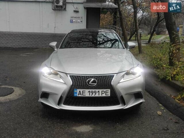 Серый Лексус ИС, объемом двигателя 2 л и пробегом 109 тыс. км за 15400 $, фото 2 на Automoto.ua