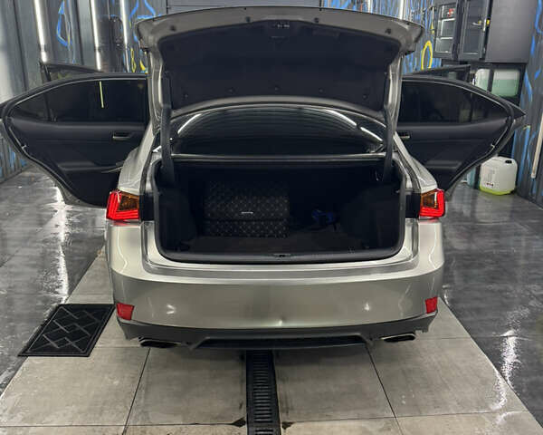 Сірий Лексус ІС, об'ємом двигуна 2 л та пробігом 145 тис. км за 23000 $, фото 34 на Automoto.ua