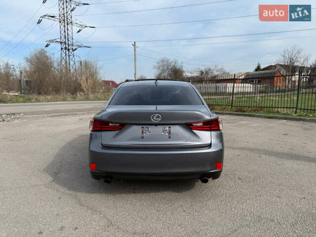 Серый Лексус ИС, объемом двигателя 2 л и пробегом 92 тыс. км за 15500 $, фото 3 на Automoto.ua