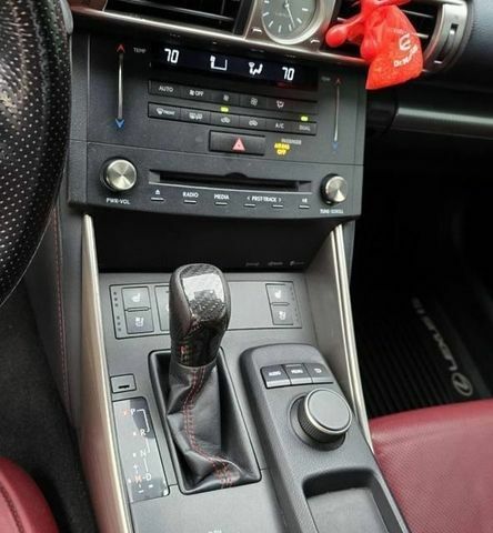 Сірий Лексус ІС, об'ємом двигуна 2 л та пробігом 130 тис. км за 22000 $, фото 8 на Automoto.ua