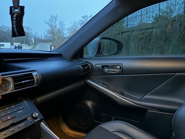 Сірий Лексус ІС, об'ємом двигуна 2 л та пробігом 130 тис. км за 15499 $, фото 8 на Automoto.ua