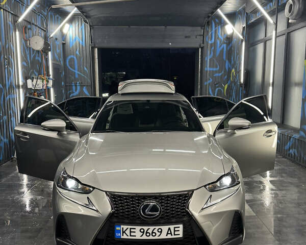 Сірий Лексус ІС, об'ємом двигуна 2 л та пробігом 145 тис. км за 23000 $, фото 18 на Automoto.ua