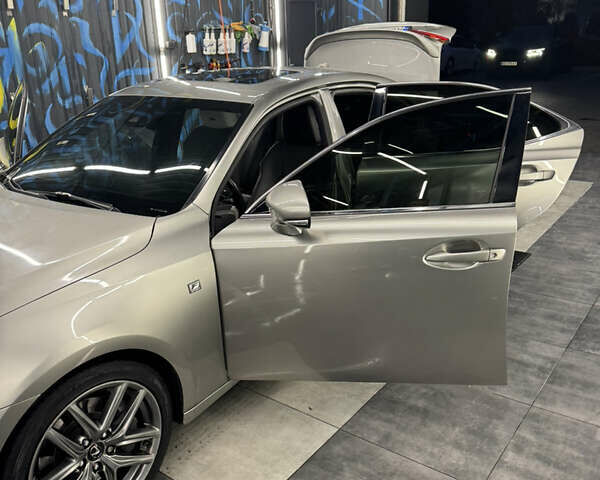 Сірий Лексус ІС, об'ємом двигуна 2 л та пробігом 145 тис. км за 23000 $, фото 20 на Automoto.ua
