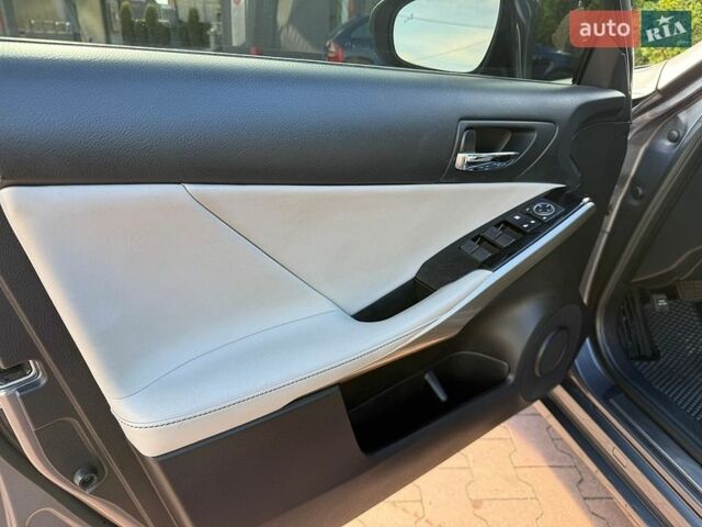 Сірий Лексус ІС, об'ємом двигуна 2 л та пробігом 52 тис. км за 16400 $, фото 20 на Automoto.ua
