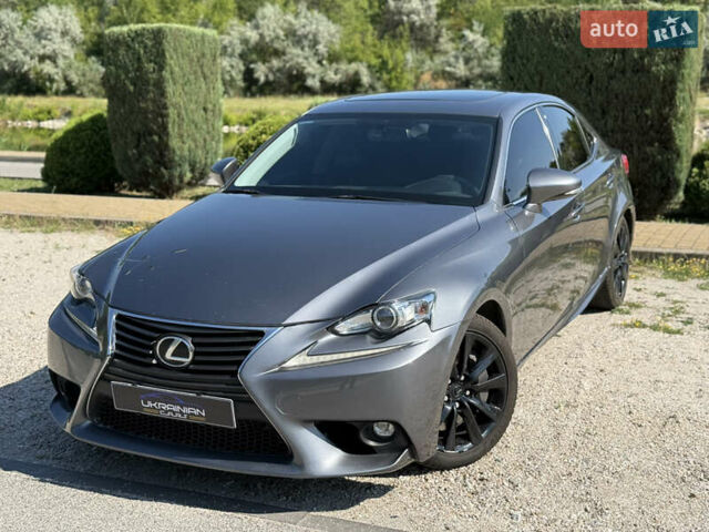 Серый Лексус ИС, объемом двигателя 2 л и пробегом 91 тыс. км за 16500 $, фото 1 на Automoto.ua