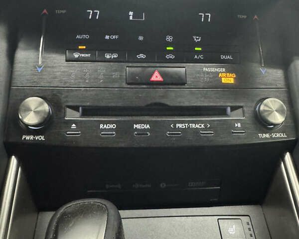 Сірий Лексус ІС, об'ємом двигуна 2 л та пробігом 145 тис. км за 23000 $, фото 37 на Automoto.ua