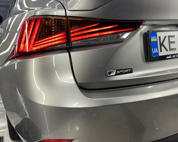 Сірий Лексус ІС, об'ємом двигуна 2 л та пробігом 145 тис. км за 23000 $, фото 43 на Automoto.ua