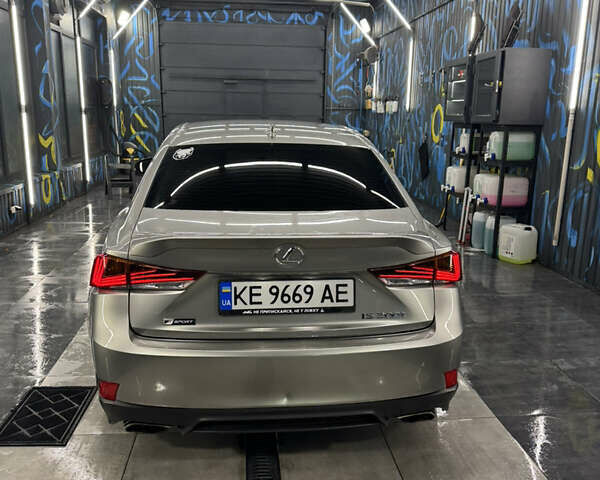 Сірий Лексус ІС, об'ємом двигуна 2 л та пробігом 145 тис. км за 23000 $, фото 10 на Automoto.ua