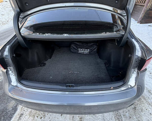 Сірий Лексус ІС, об'ємом двигуна 2 л та пробігом 124 тис. км за 18800 $, фото 8 на Automoto.ua
