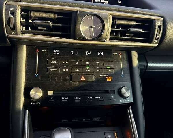 Сірий Лексус ІС, об'ємом двигуна 2 л та пробігом 145 тис. км за 21200 $, фото 11 на Automoto.ua