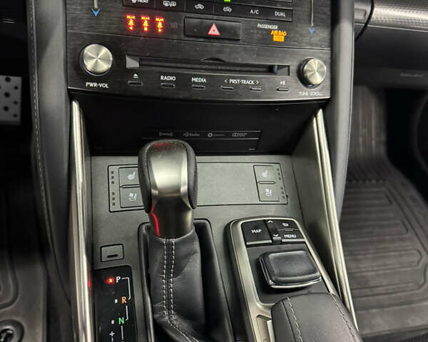 Сірий Лексус ІС, об'ємом двигуна 2 л та пробігом 145 тис. км за 23000 $, фото 26 на Automoto.ua