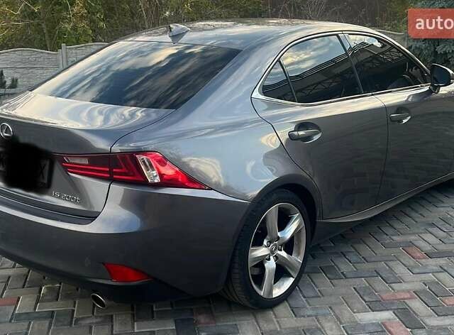 Серый Лексус ИС, объемом двигателя 2 л и пробегом 224 тыс. км за 17100 $, фото 6 на Automoto.ua