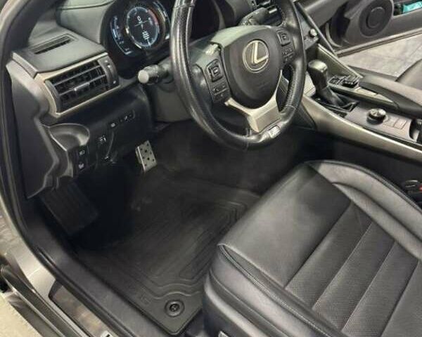 Сірий Лексус ІС, об'ємом двигуна 2 л та пробігом 145 тис. км за 21200 $, фото 7 на Automoto.ua