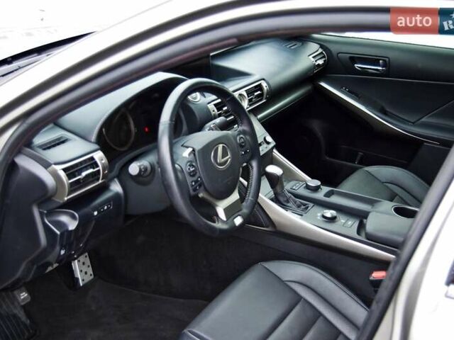 Сірий Лексус ІС, об'ємом двигуна 2 л та пробігом 150 тис. км за 20999 $, фото 3 на Automoto.ua