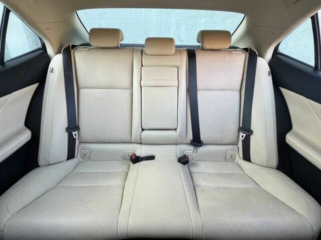 Серый Лексус ИС, объемом двигателя 2 л и пробегом 79 тыс. км за 14500 $, фото 9 на Automoto.ua