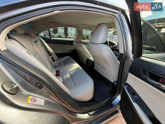 Сірий Лексус ІС, об'ємом двигуна 2 л та пробігом 52 тис. км за 16400 $, фото 19 на Automoto.ua