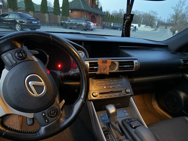 Сірий Лексус ІС, об'ємом двигуна 2 л та пробігом 130 тис. км за 15499 $, фото 10 на Automoto.ua