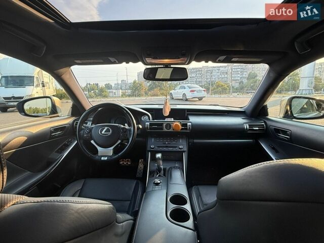 Сірий Лексус ІС, об'ємом двигуна 2 л та пробігом 180 тис. км за 15000 $, фото 6 на Automoto.ua
