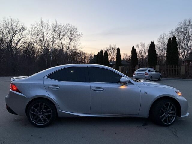 Сірий Лексус ІС, об'ємом двигуна 2 л та пробігом 130 тис. км за 15499 $, фото 3 на Automoto.ua