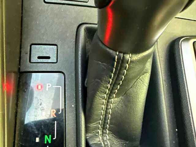 Сірий Лексус ІС, об'ємом двигуна 2 л та пробігом 145 тис. км за 21200 $, фото 9 на Automoto.ua