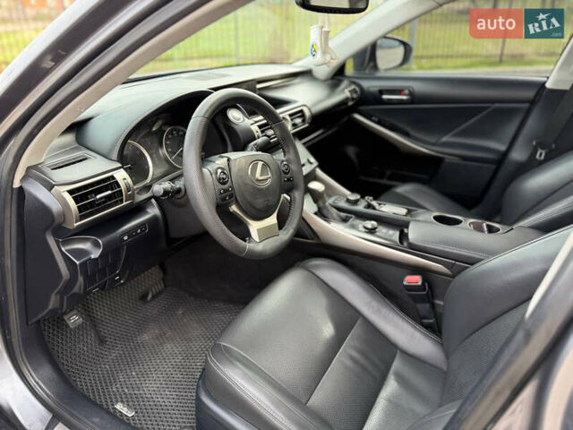 Серый Лексус ИС, объемом двигателя 2 л и пробегом 92 тыс. км за 15500 $, фото 5 на Automoto.ua