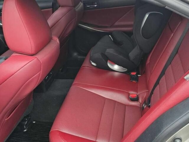 Сірий Лексус ІС, об'ємом двигуна 2 л та пробігом 130 тис. км за 22000 $, фото 4 на Automoto.ua