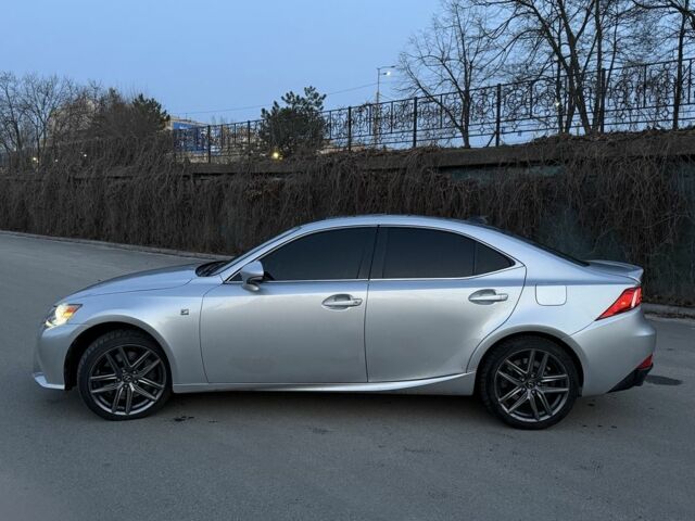 Сірий Лексус ІС, об'ємом двигуна 2 л та пробігом 130 тис. км за 15499 $, фото 1 на Automoto.ua