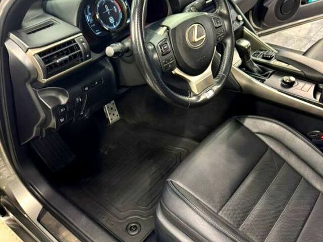 Сірий Лексус ІС, об'ємом двигуна 2 л та пробігом 145 тис. км за 21200 $, фото 6 на Automoto.ua