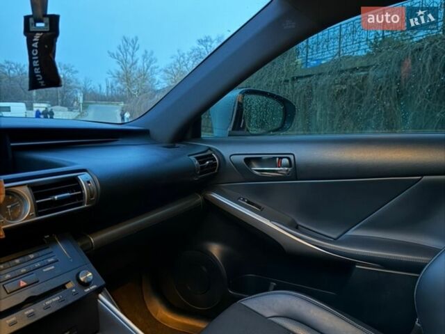 Серый Лексус ИС, объемом двигателя 2 л и пробегом 113 тыс. км за 14700 $, фото 11 на Automoto.ua