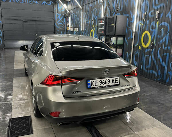 Сірий Лексус ІС, об'ємом двигуна 2 л та пробігом 145 тис. км за 23000 $, фото 9 на Automoto.ua