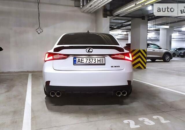 Серый Лексус ИС, объемом двигателя 2 л и пробегом 57 тыс. км за 21500 $, фото 10 на Automoto.ua