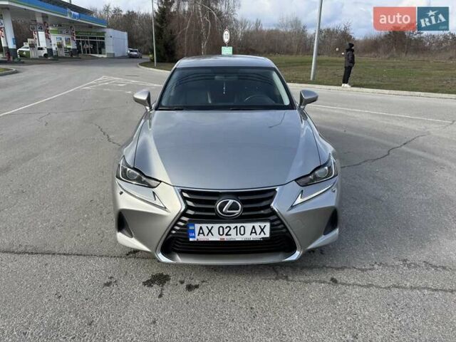 Серый Лексус ИС, объемом двигателя 2 л и пробегом 165 тыс. км за 21500 $, фото 4 на Automoto.ua