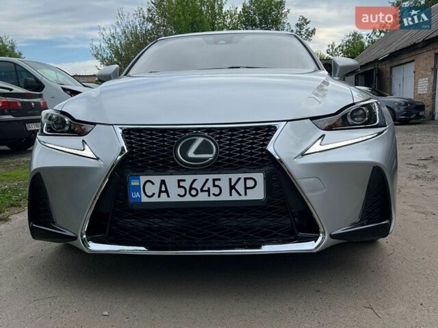 Серый Лексус ИС, объемом двигателя 2 л и пробегом 133 тыс. км за 19800 $, фото 3 на Automoto.ua