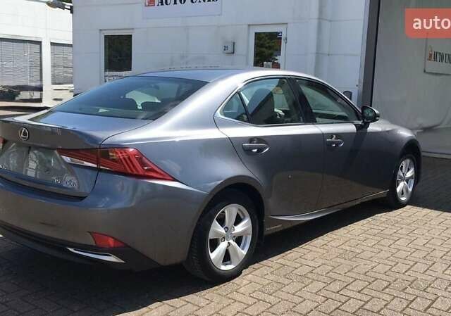 Серый Лексус ИС, объемом двигателя 2.49 л и пробегом 165 тыс. км за 37000 $, фото 5 на Automoto.ua