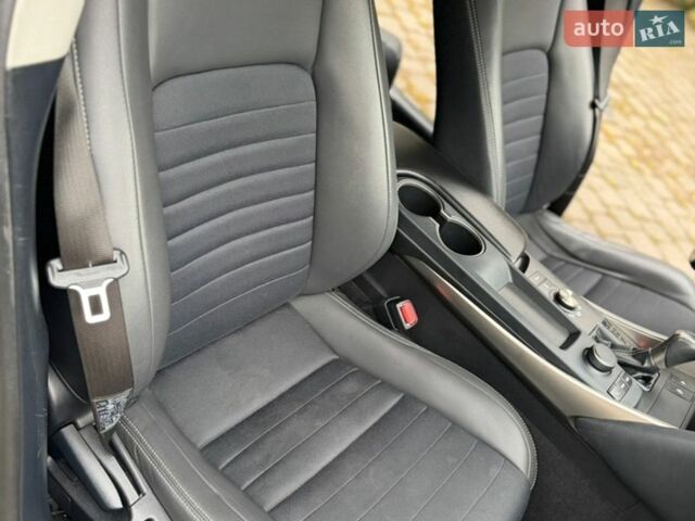 Серый Лексус ИС, объемом двигателя 2 л и пробегом 98 тыс. км за 20400 $, фото 33 на Automoto.ua