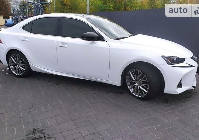 Серый Лексус ИС, объемом двигателя 2 л и пробегом 57 тыс. км за 21500 $, фото 4 на Automoto.ua