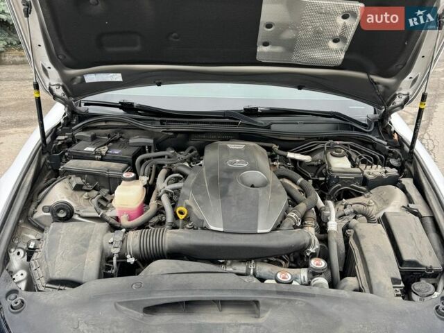 Серый Лексус ИС, объемом двигателя 2 л и пробегом 61 тыс. км за 22000 $, фото 19 на Automoto.ua